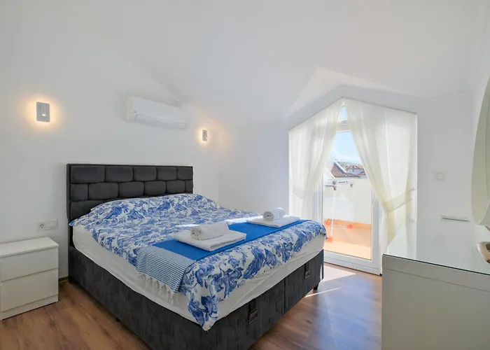 çalış'da Denize Sıfır özel Plajlı Lüks *