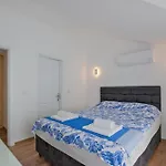 Calis'da Denize Sifir Oezel Plajli Lueks Apartament