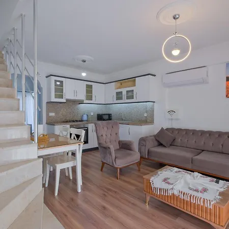 Fethiye Çalış'da Denize Sıfır Özel Plajlı Lüks Daire *