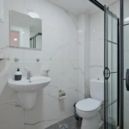 Fethiye Çalış'da Denize Sıfır Özel Plajlı Lüks Daire Apartamento Fethiye