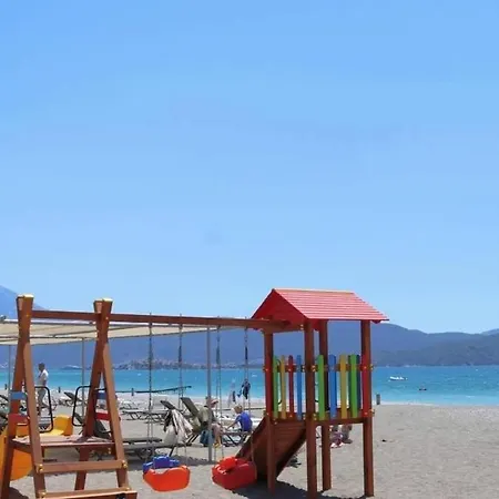 Sunset Club Denize Sifir Oezel Plaj
