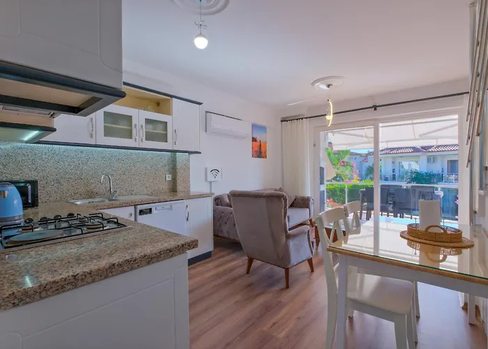 Apartament Calis'da Denize Sifir Oezel Plajli Lueks Fethiye