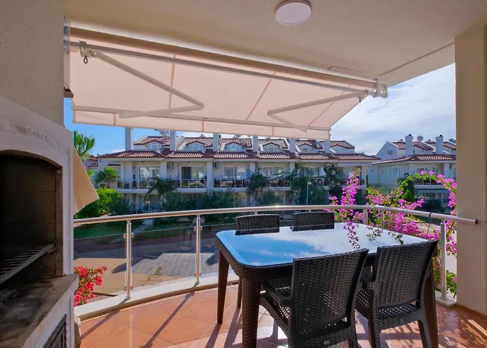 çalış'da Denize Sıfır özel Plajlı Lüks