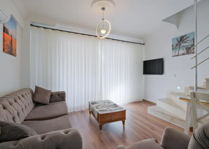 Daire çalış'da Denize Sıfır özel Plajlı Lüks