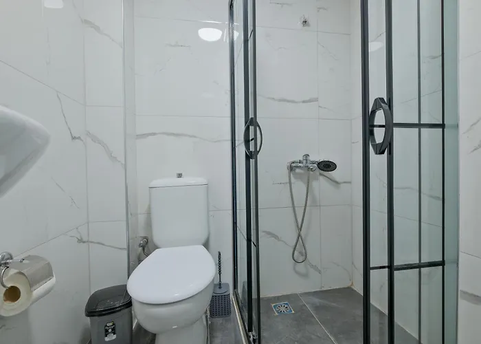 Calis'da Denize Sifir Oezel Plajli Lueks